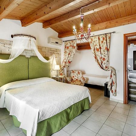Villa U Marchisi B&B Шикли Екстериор снимка