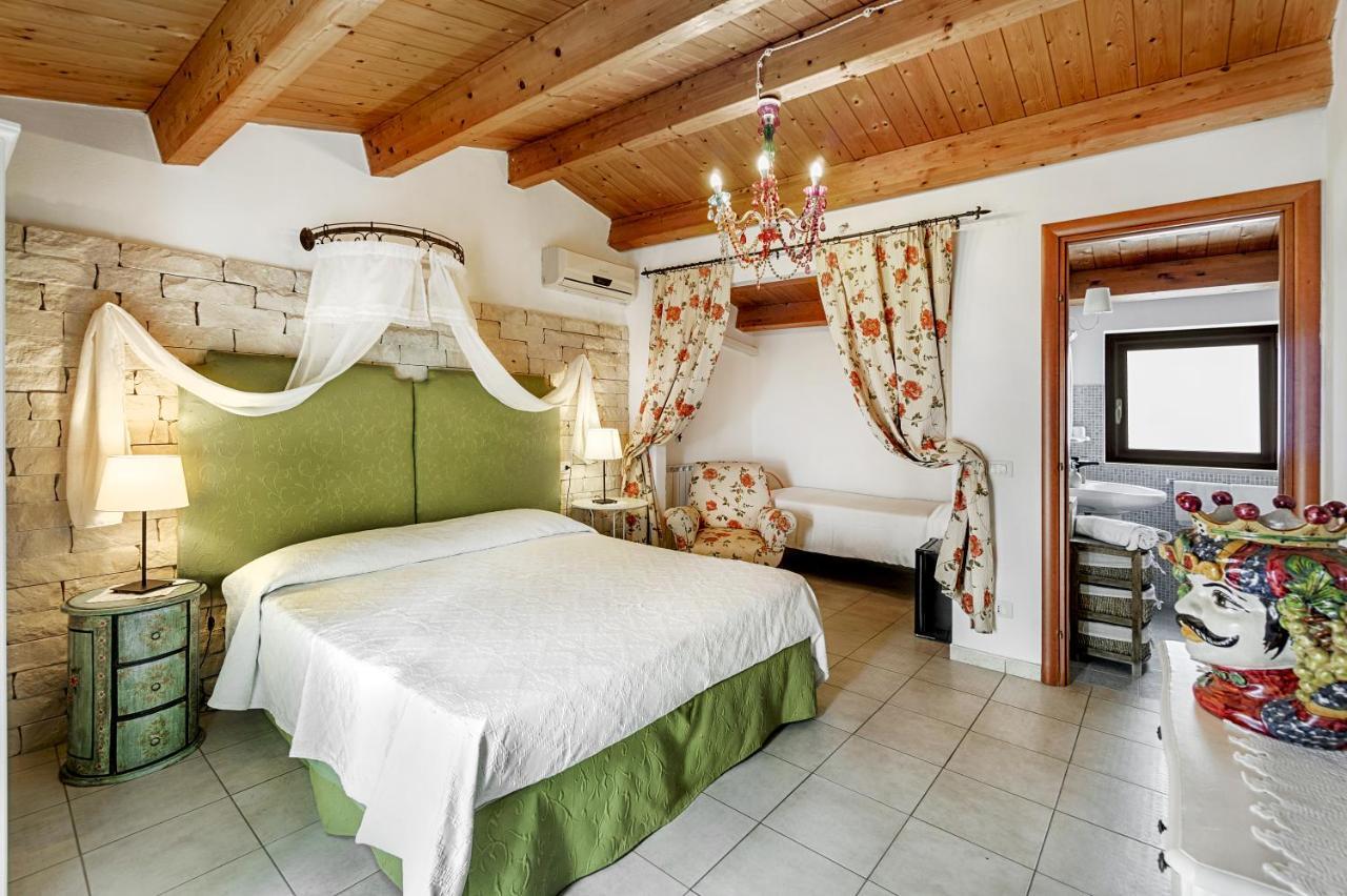 Villa U Marchisi B&B Шикли Екстериор снимка