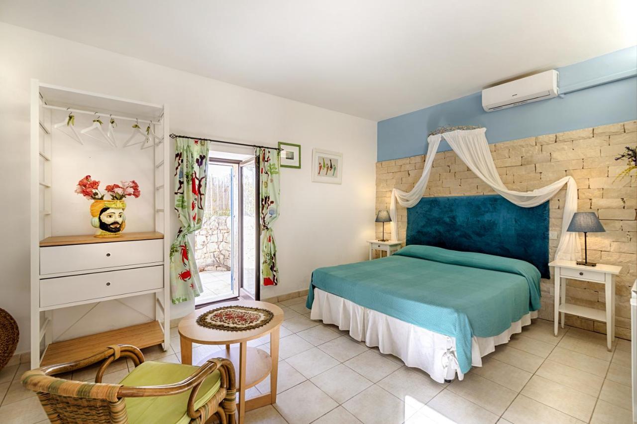 Villa U Marchisi B&B Шикли Екстериор снимка