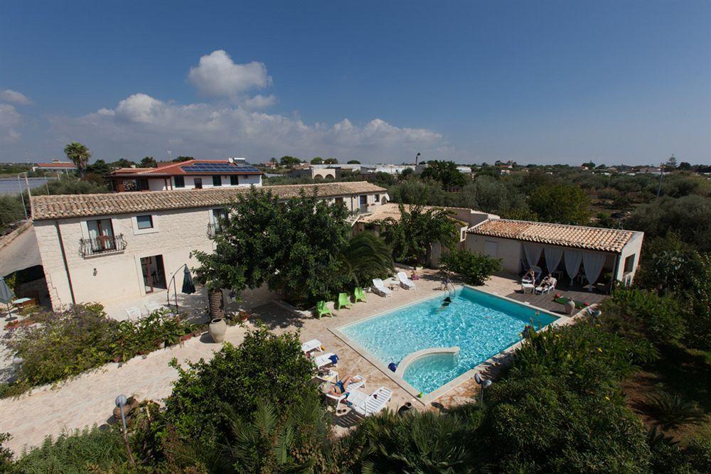 Villa U Marchisi B&B Шикли Екстериор снимка