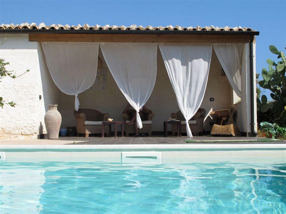 Villa U Marchisi B&B Шикли Екстериор снимка