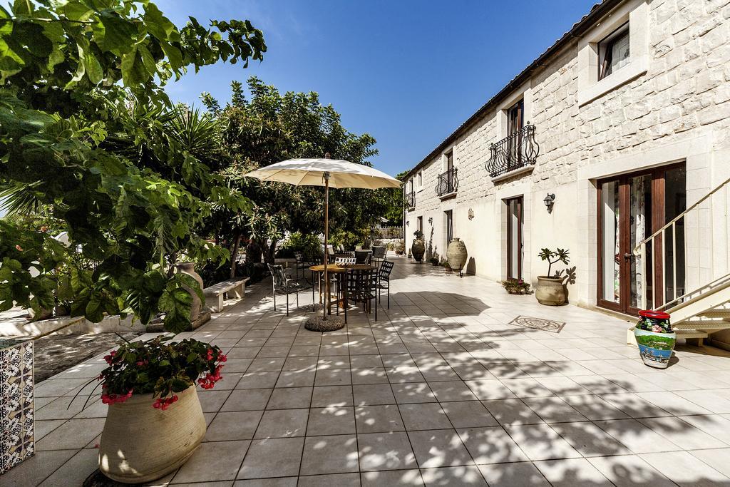 Villa U Marchisi B&B Шикли Екстериор снимка