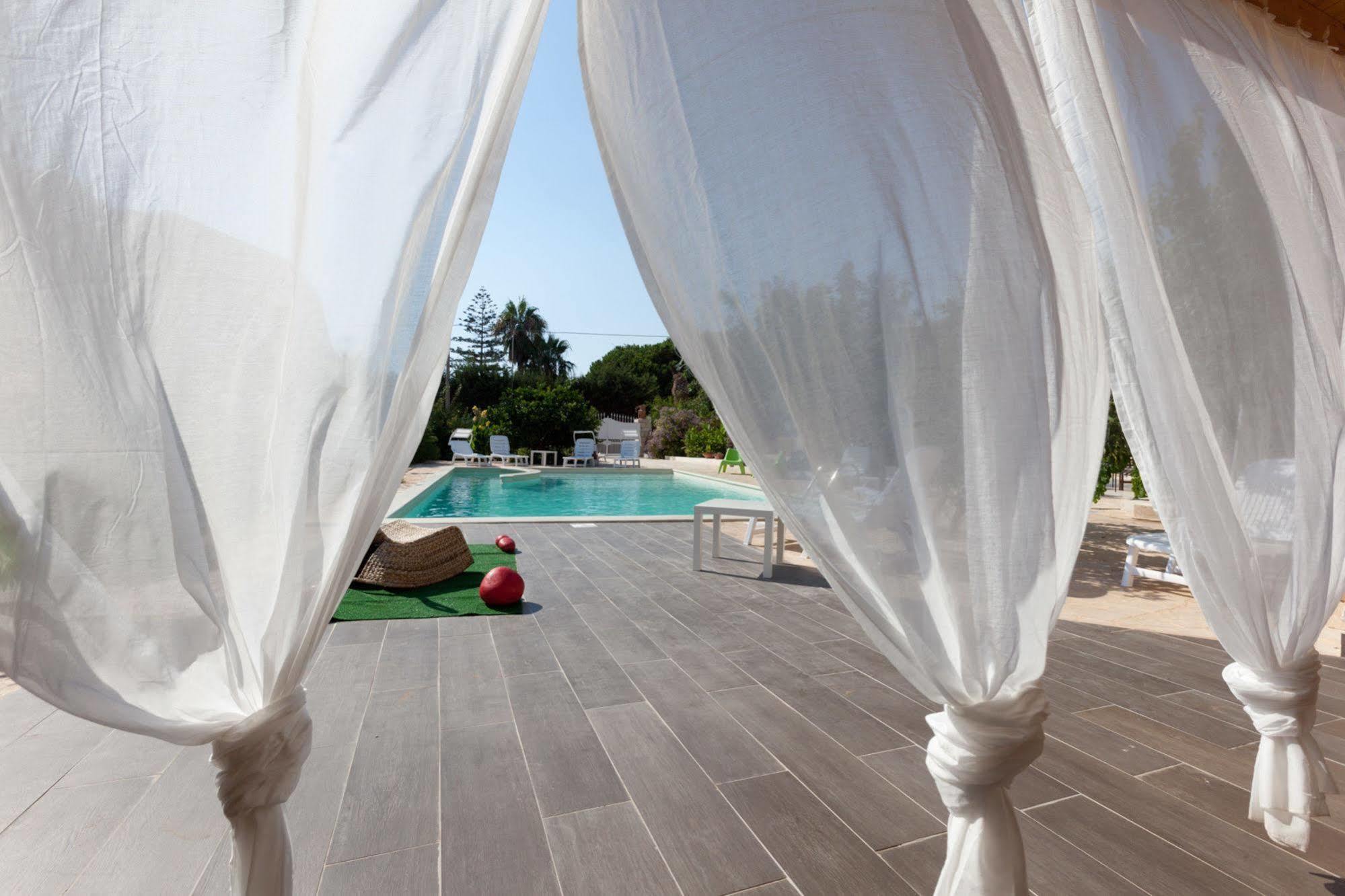 Villa U Marchisi B&B Шикли Екстериор снимка